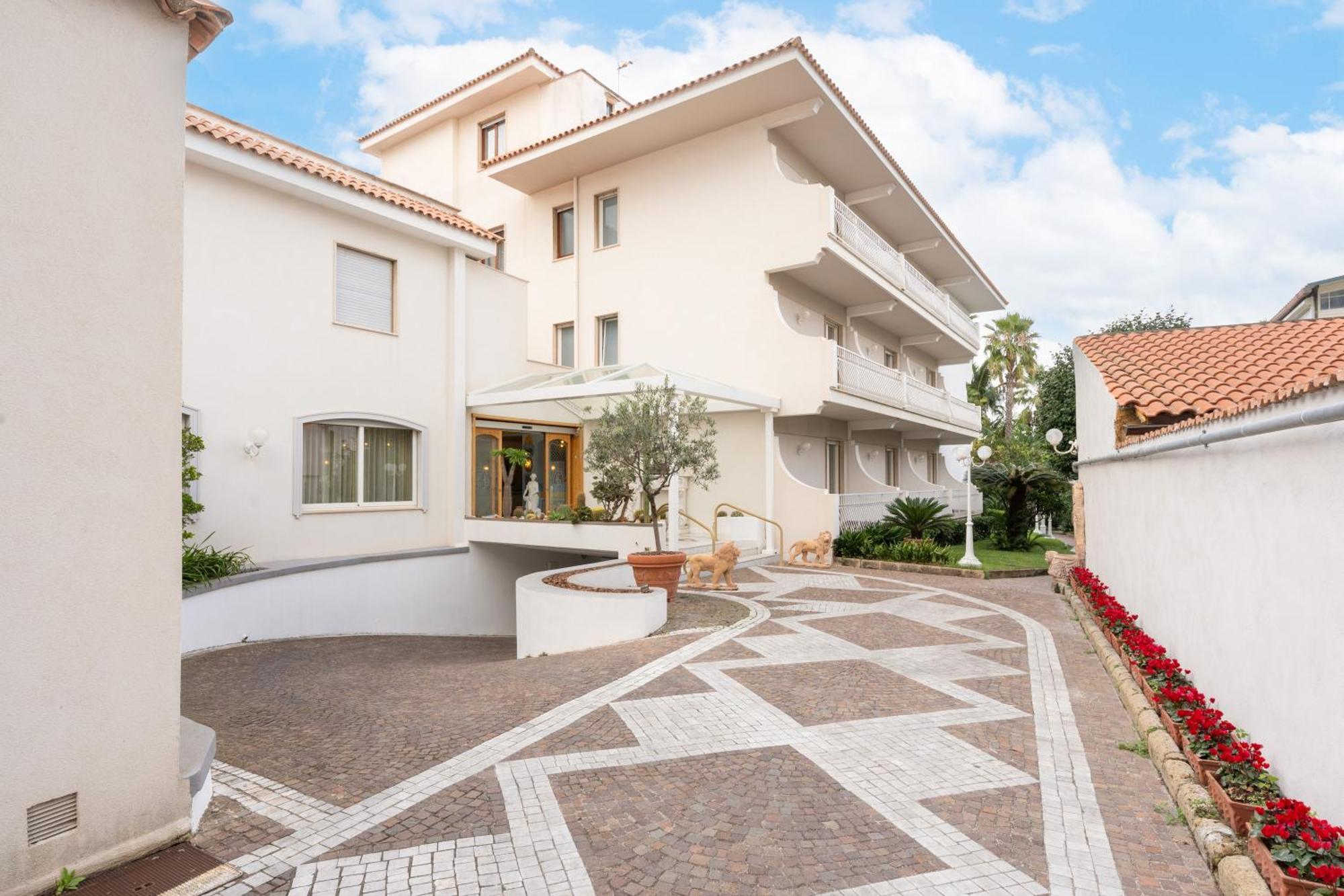 Hotel Eliseo Park'S Sant'Agnello Buitenkant foto